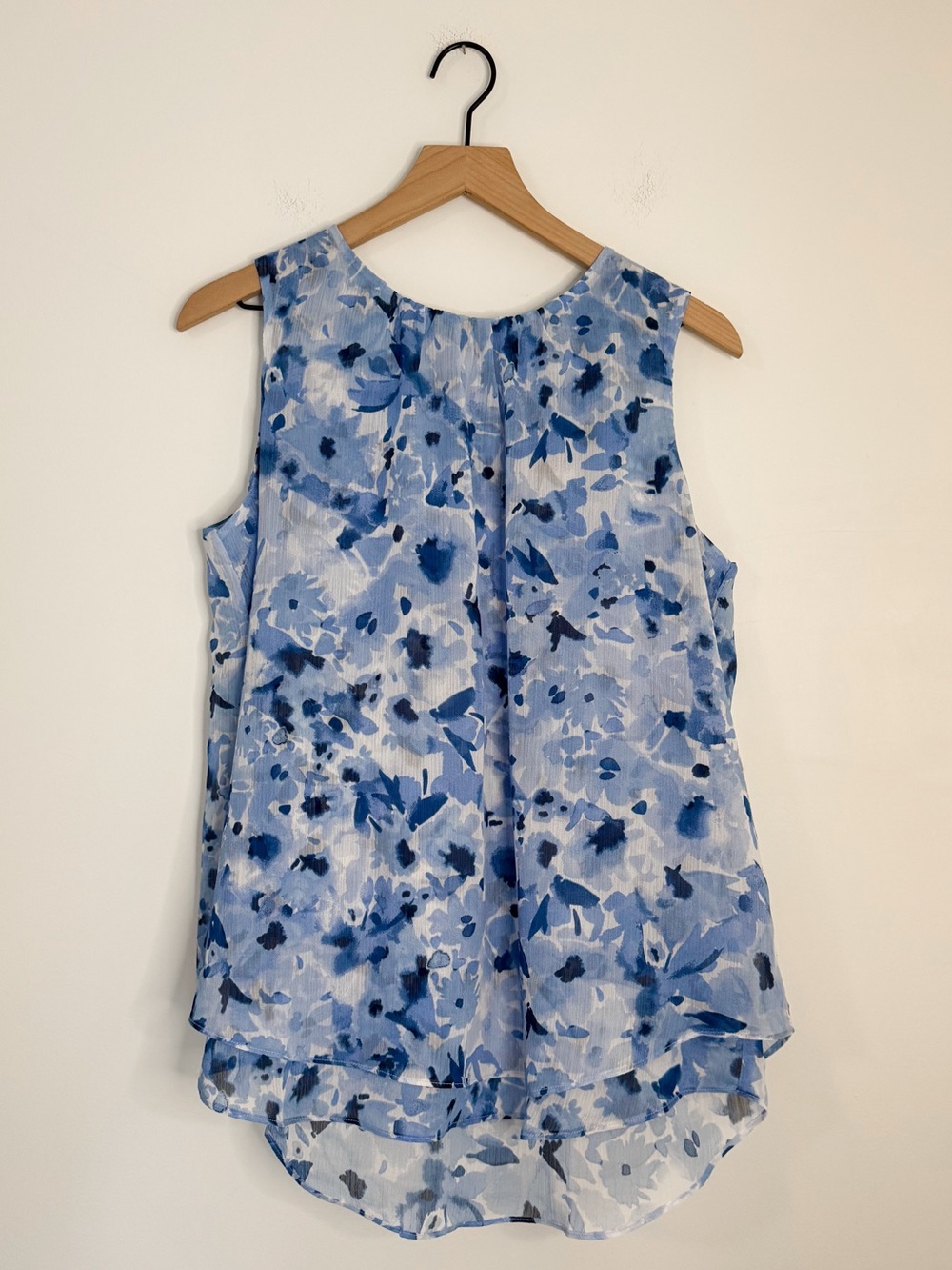 NWT Cristina B Blue Floral Flowy Sleeveless Tank Top Blouse Size Medium